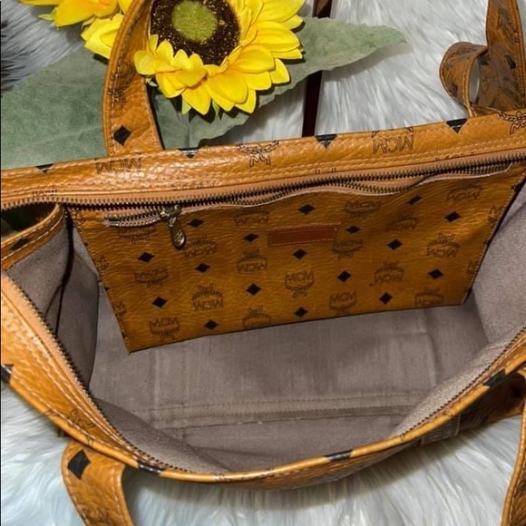 MCM shoppers Bag - Picture 9 of 14